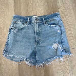 Abercrombie & Fitch The Mom Short 4" High Rise 28/6